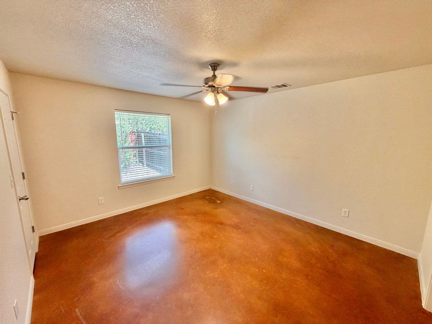Harker Heights Apartment: 1421 Natchez Trl.