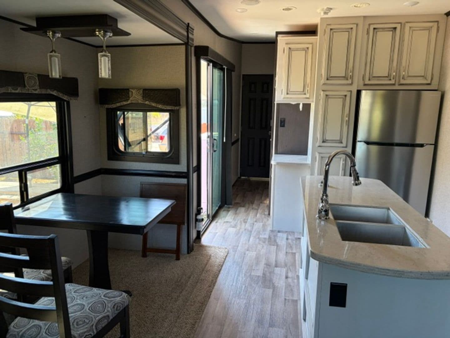 Gilroy Apartment: 10845 Foothill Ave.