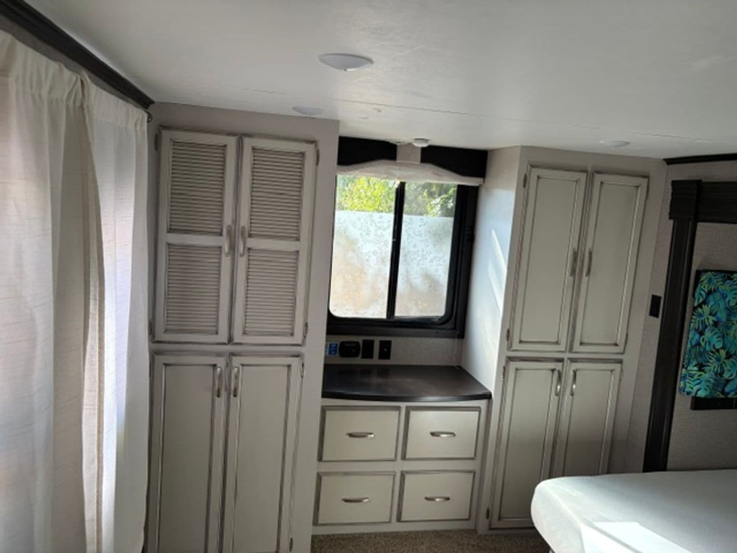 Gilroy Apartment: 10845 Foothill Ave.