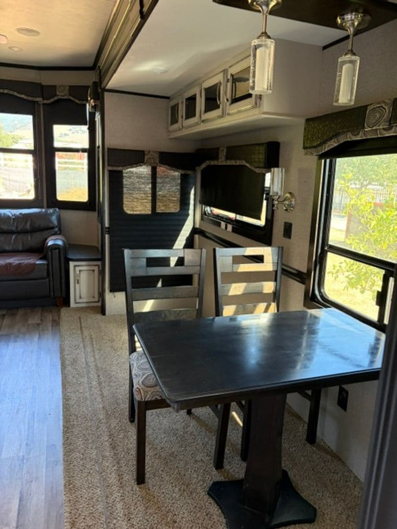 Gilroy Apartment: 10845 Foothill Ave.