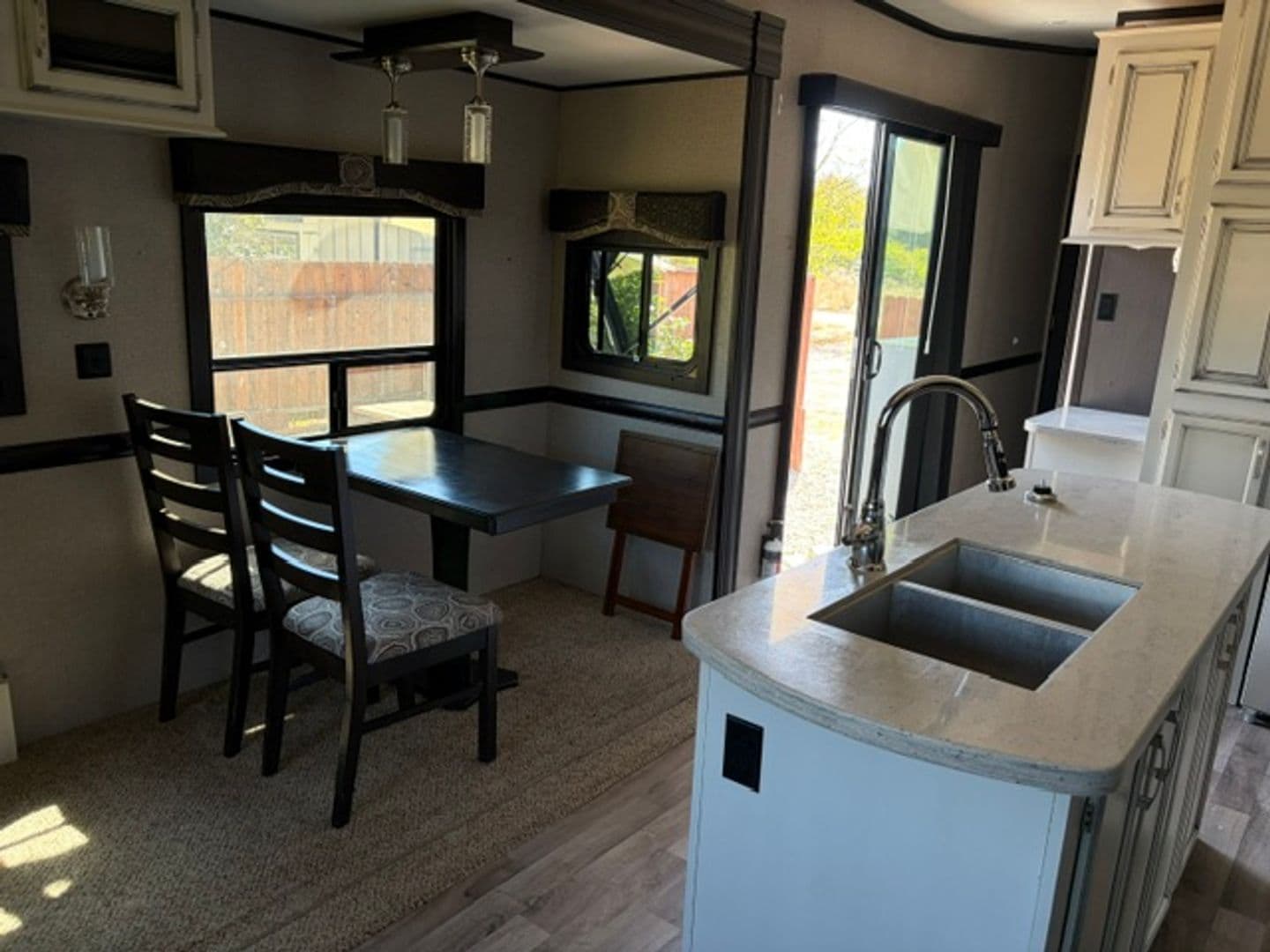 Gilroy Apartment: 10845 Foothill Ave.