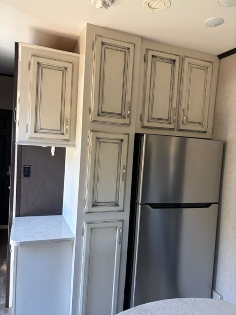Gilroy Apartment: 10845 Foothill Ave.