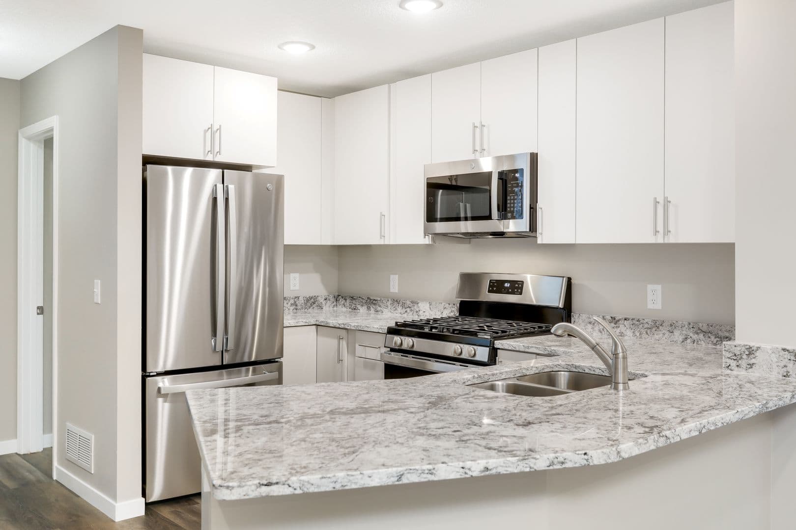 Otsego Townhome: 6138 Manchester Ave NE