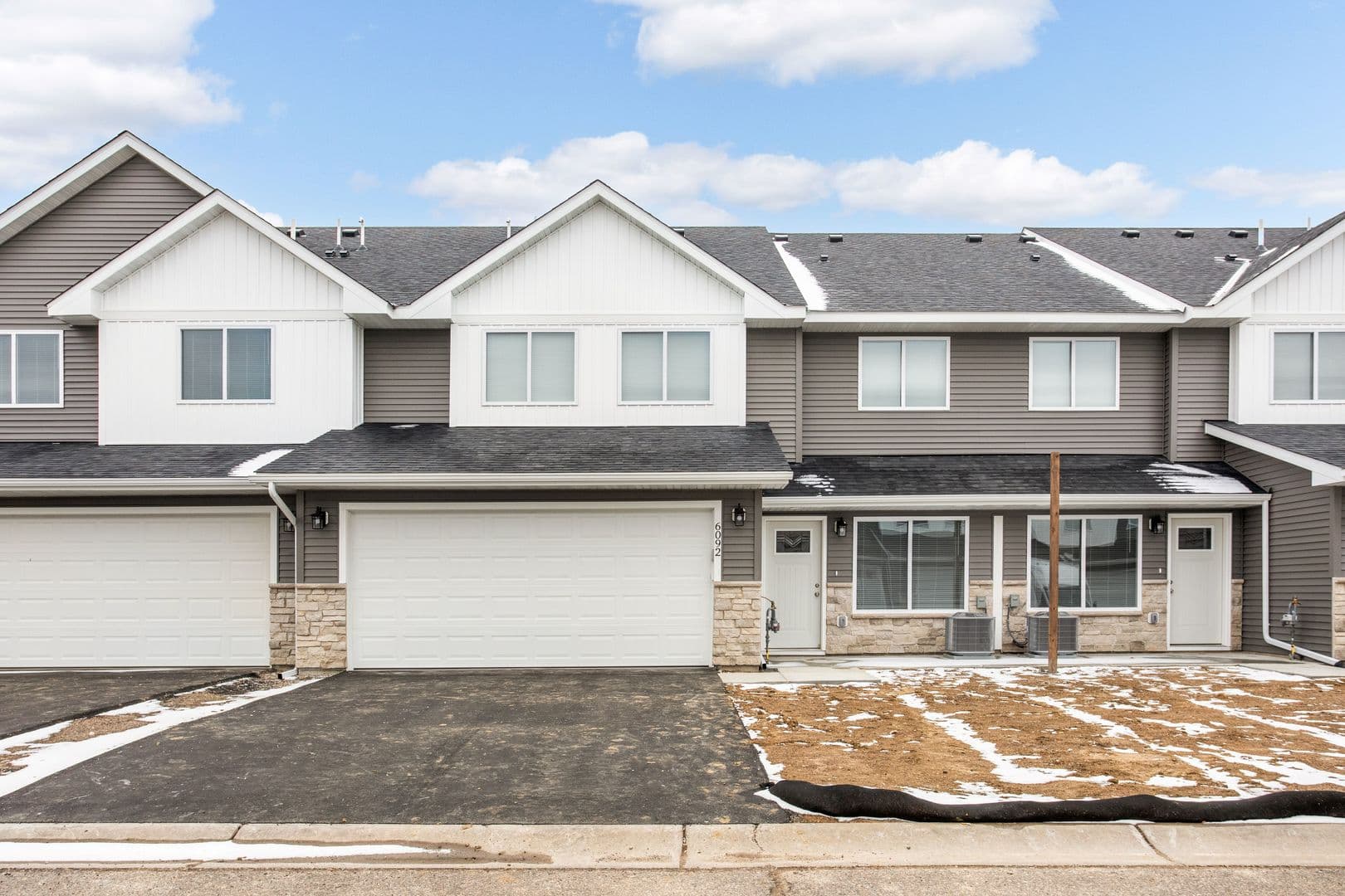 Otsego Townhome: 6138 Manchester Ave NE