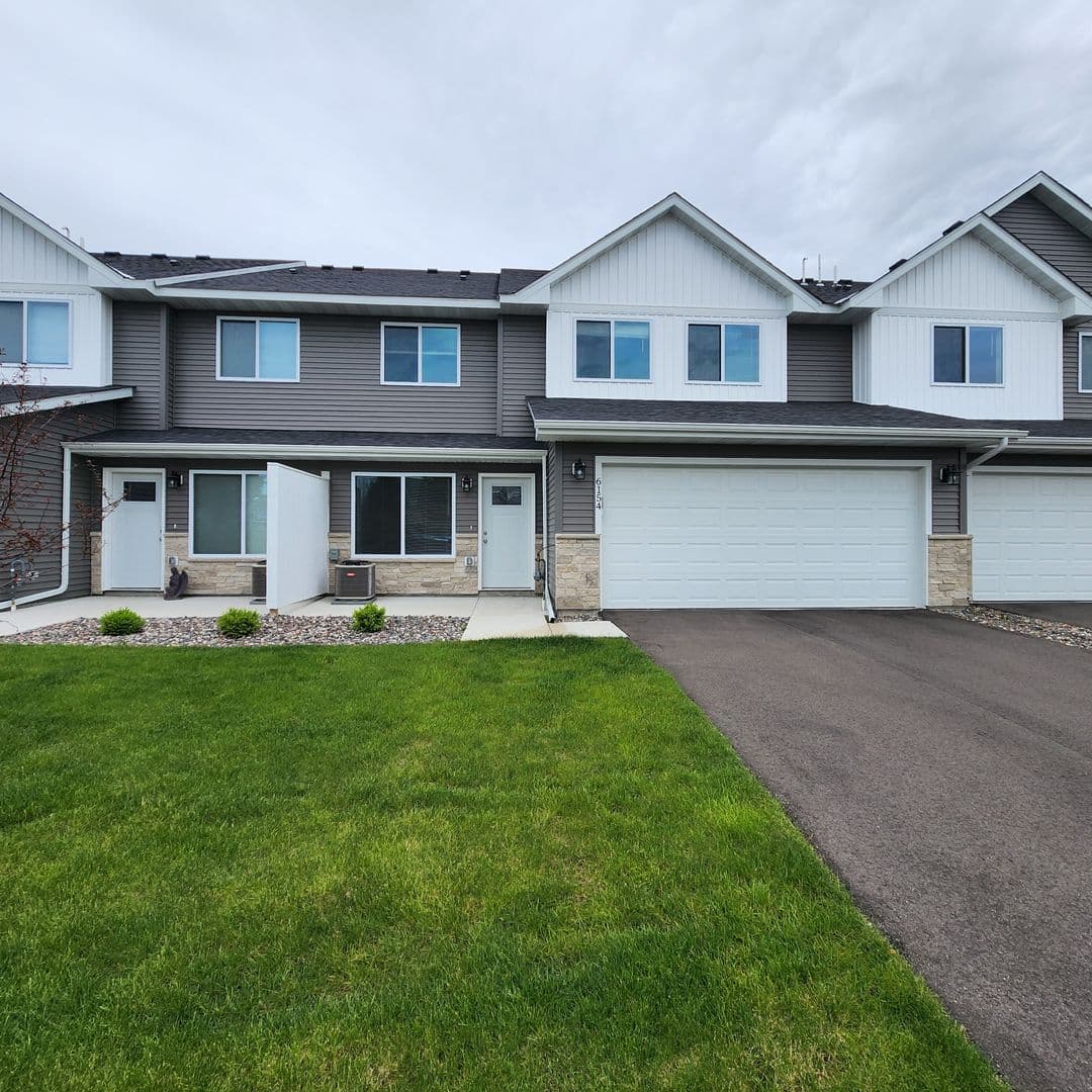 Otsego Townhome: 6044 Manchester Ave NE