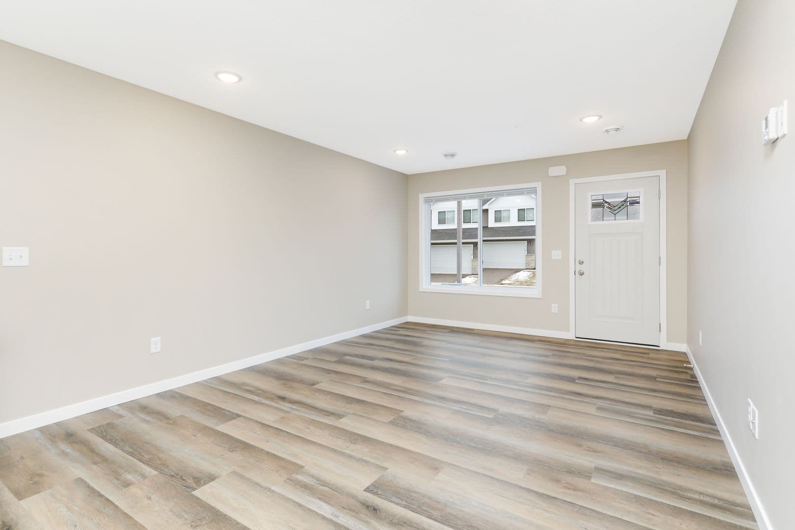 Otsego Townhome: 6044 Manchester Ave NE