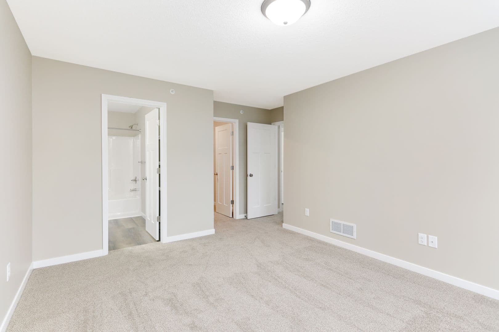 Otsego Townhome: 6138 Manchester Ave NE