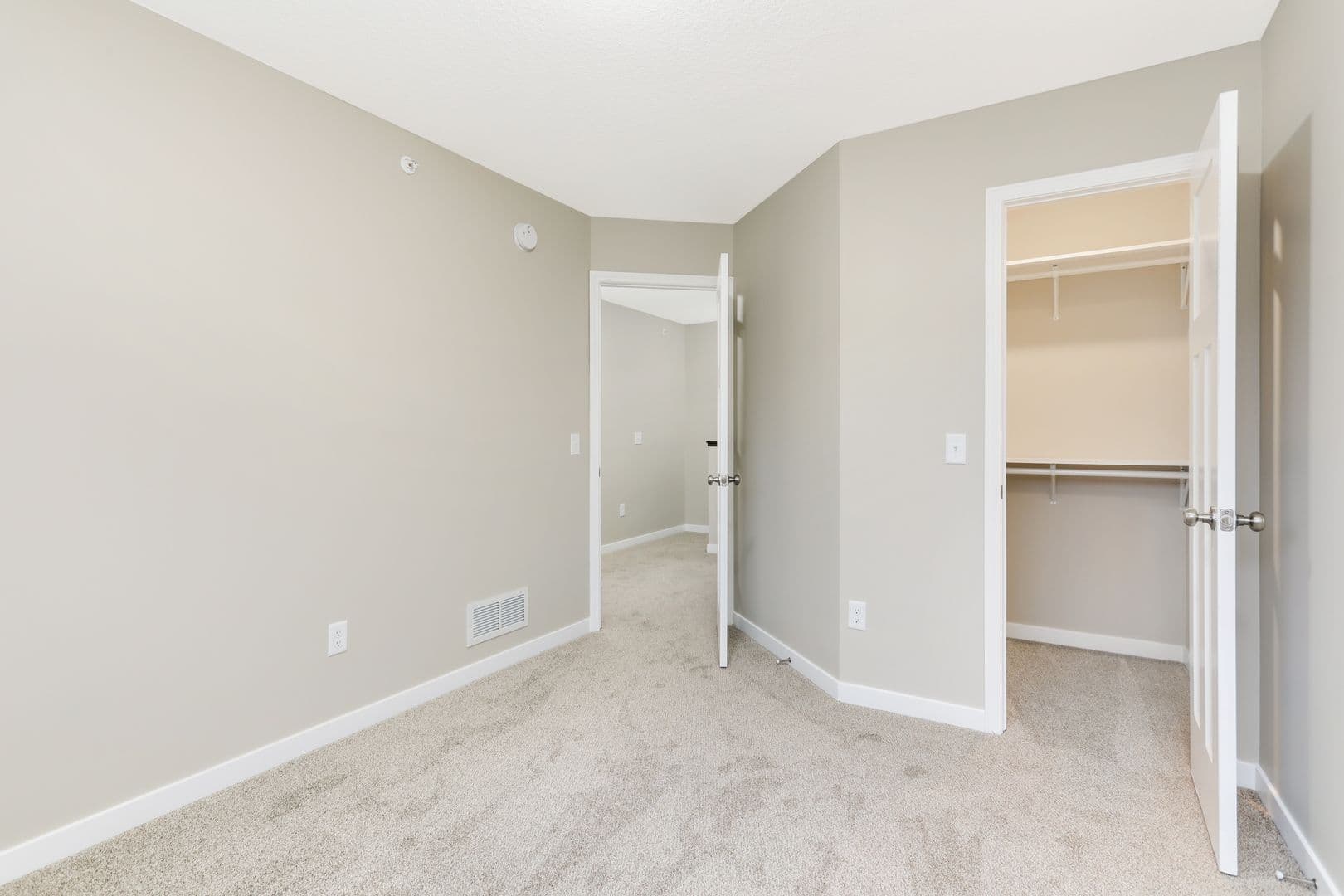Otsego Townhome: 6138 Manchester Ave NE