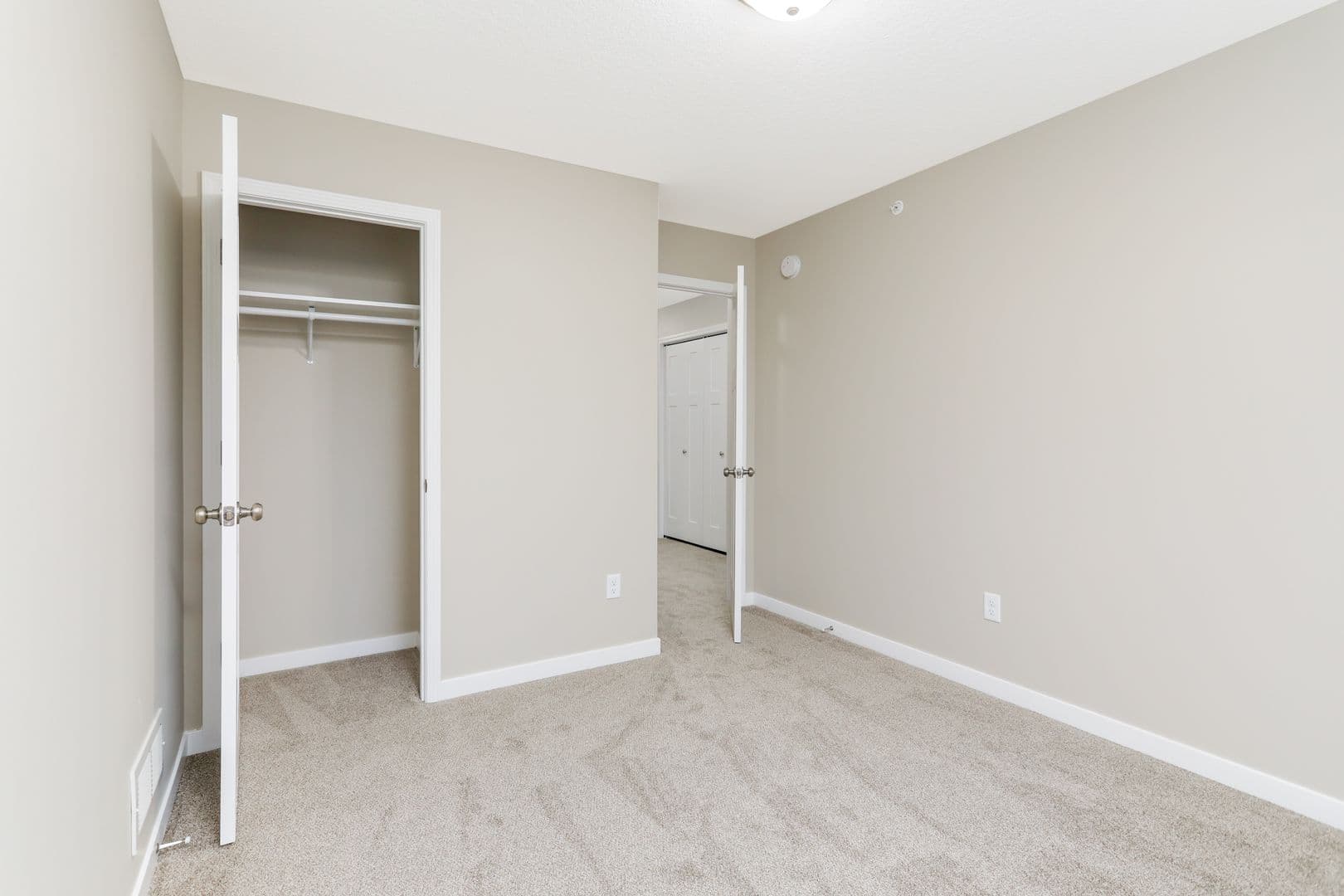 Otsego Townhome: 6138 Manchester Ave NE
