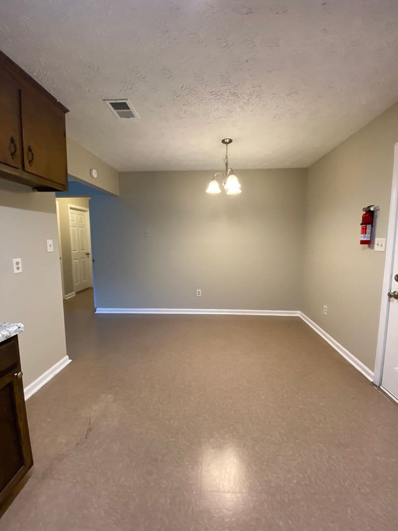 Athens Apartment: 111 Loblolly Dr