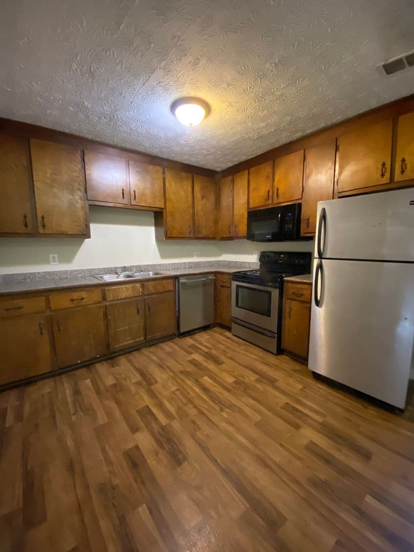Athens Apartment: 150 Loblolly Dr