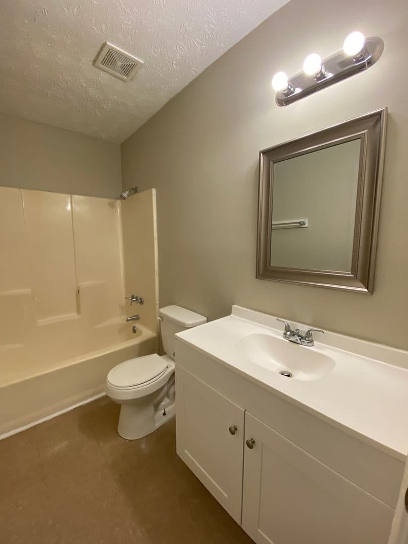 Athens Apartment: 111 Loblolly Dr