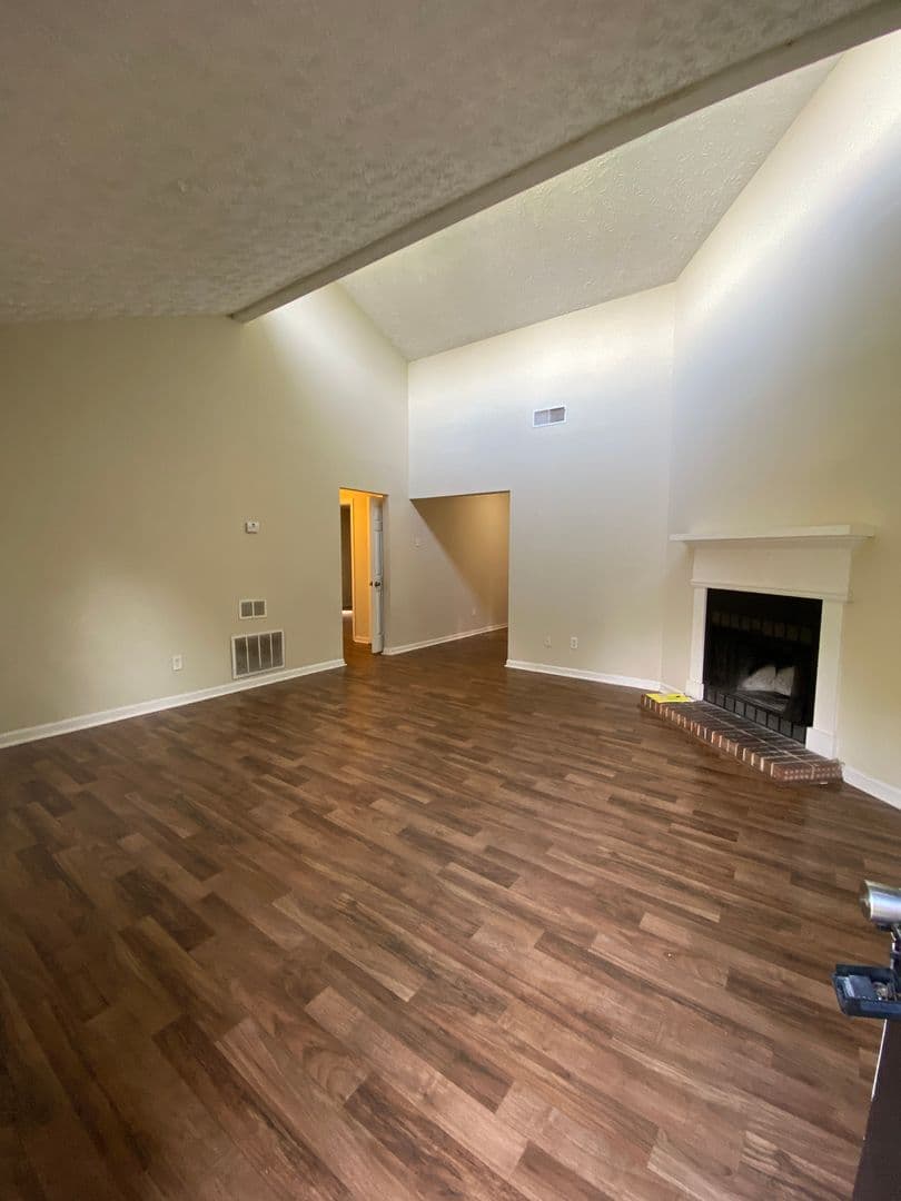 Athens Apartment: 150 Loblolly Dr