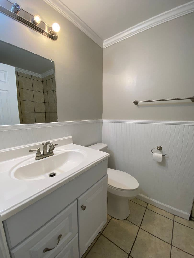 Athens Apartment: 361 Arch Street