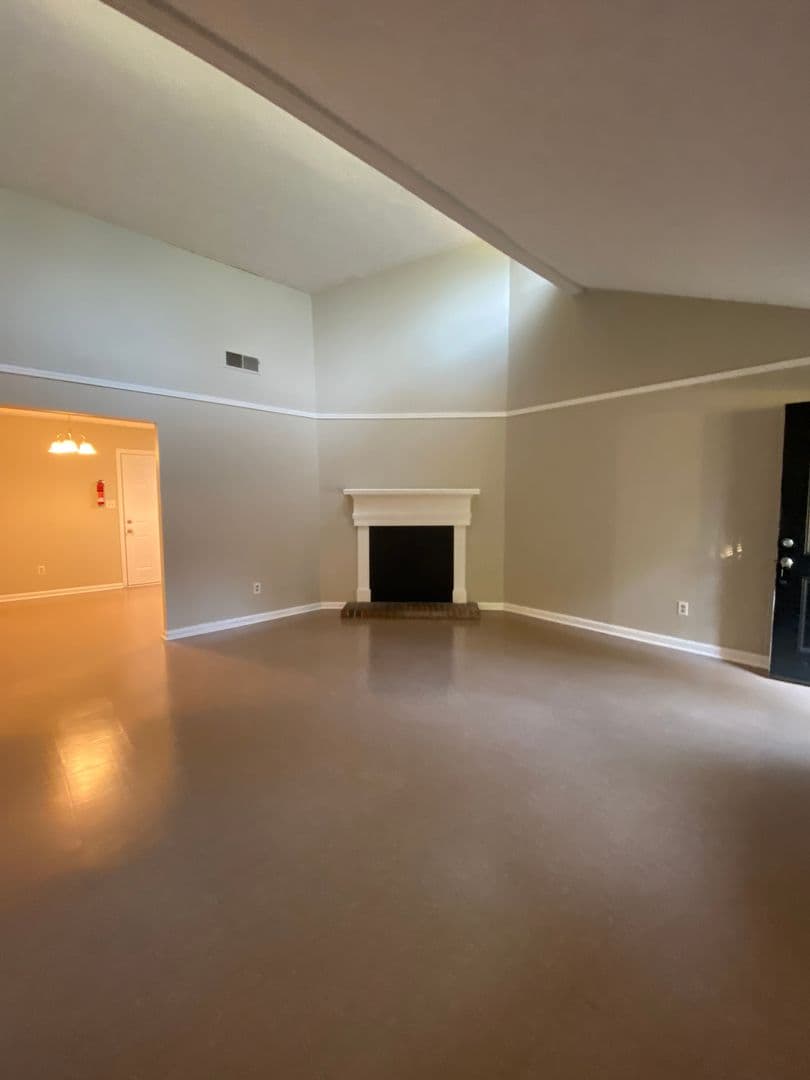 Athens Apartment: 111 Loblolly Dr