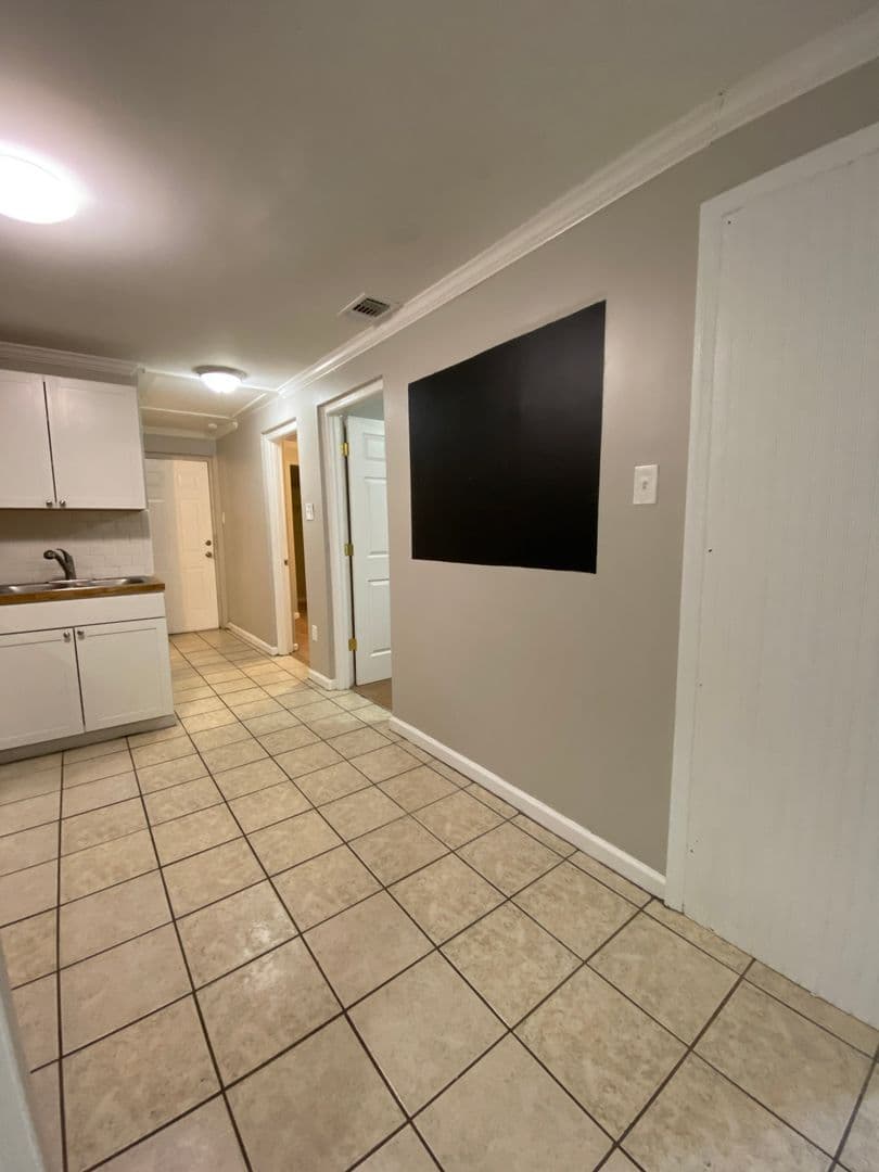 Athens Apartment: 361 Arch Street