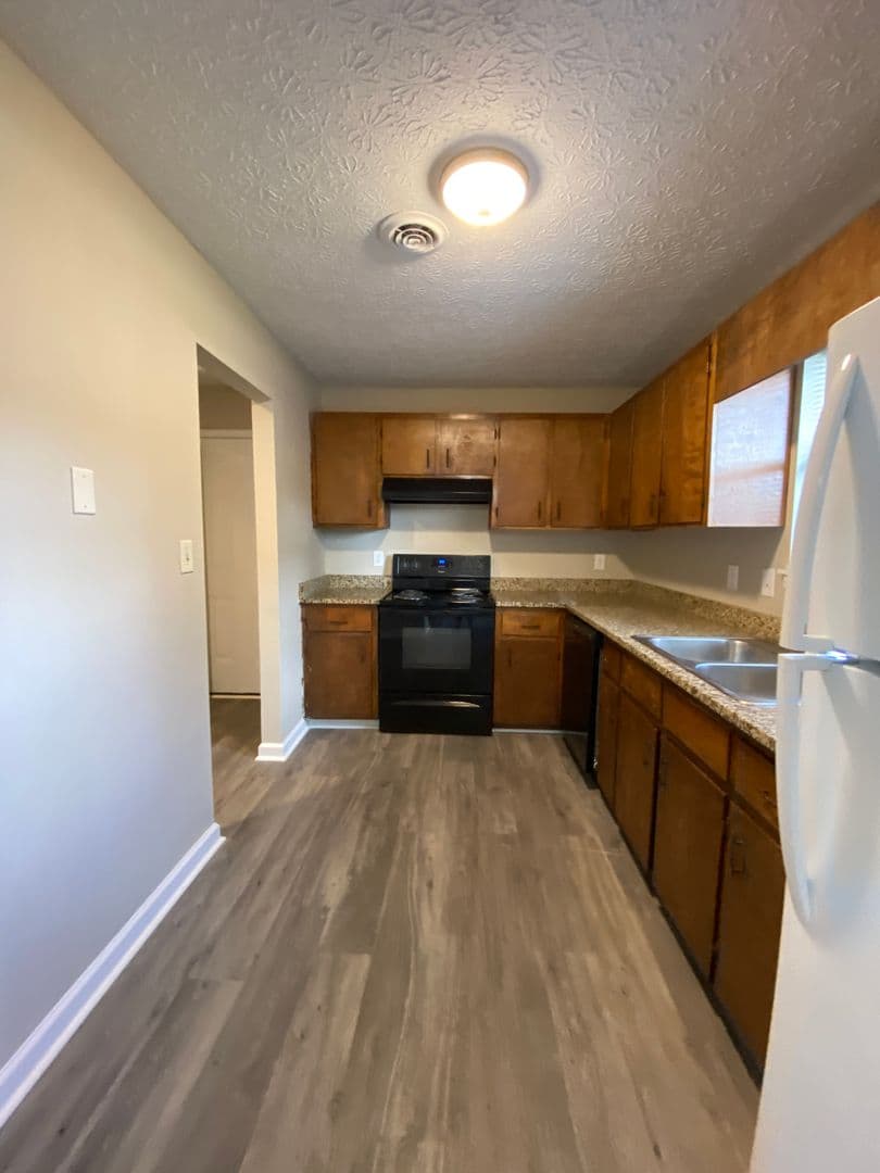 Athens Apartment: 105 Howell Way