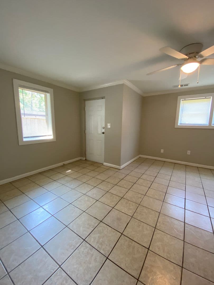 Athens Apartment: 361 Arch Street