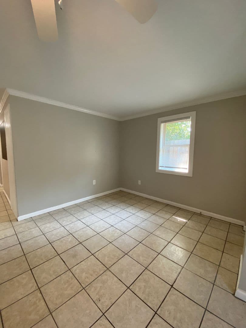 Athens Apartment: 361 Arch Street