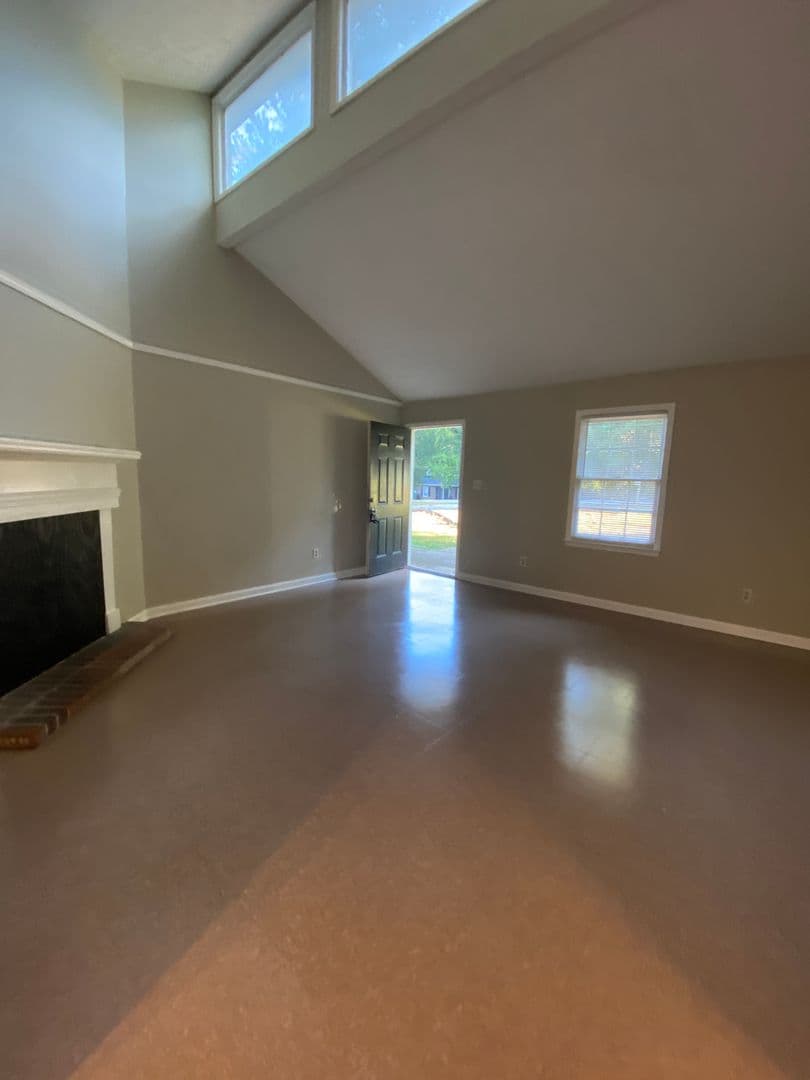 Athens Apartment: 111 Loblolly Dr