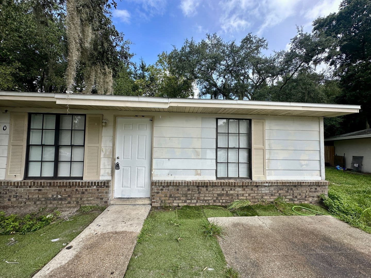 Sanford Apartment: 1710 Ridgewood Lane