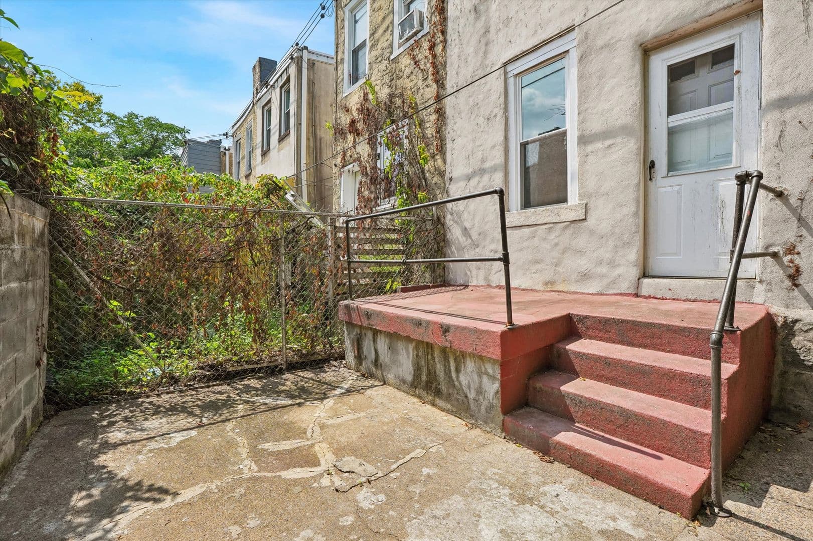 Philadelphia Apartment: 227 N Simpson St