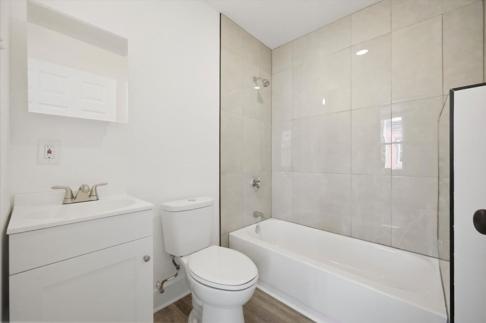 Philadelphia House: 2867 N Lee St