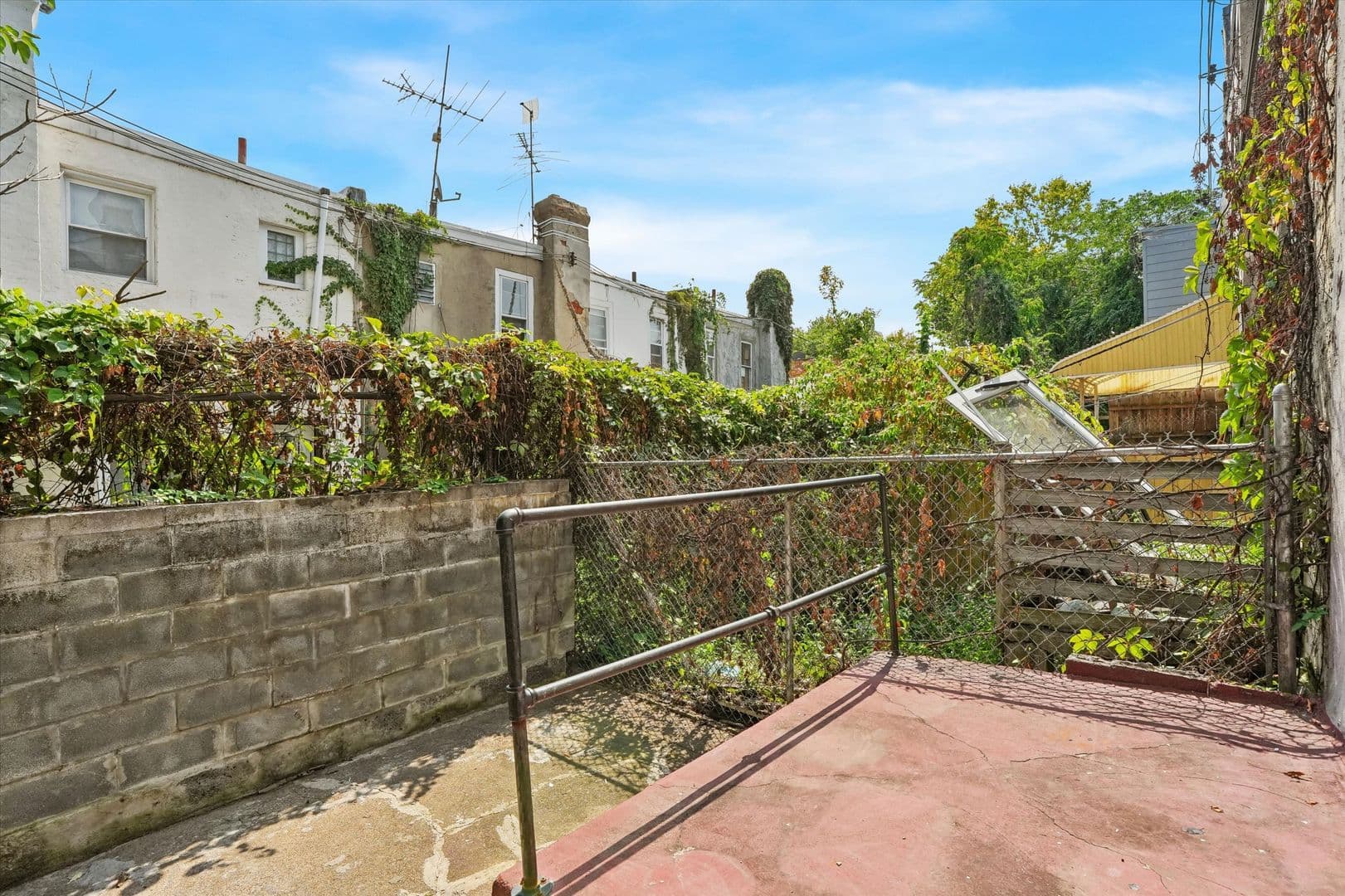 Philadelphia Apartment: 227 N Simpson St