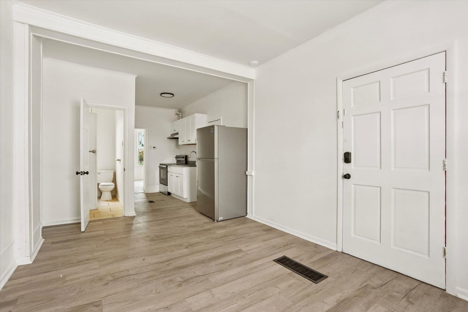 Philadelphia Apartment: 227 N Simpson St