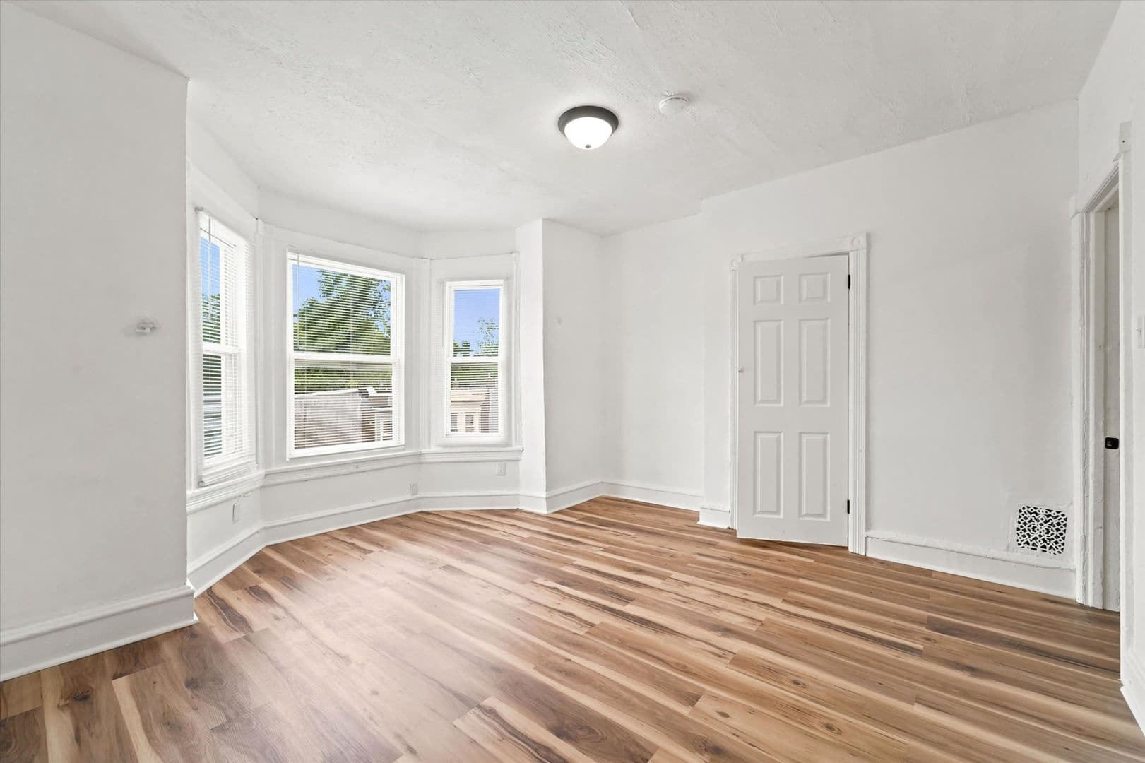 Philadelphia Apartment: 1213 N 60th St