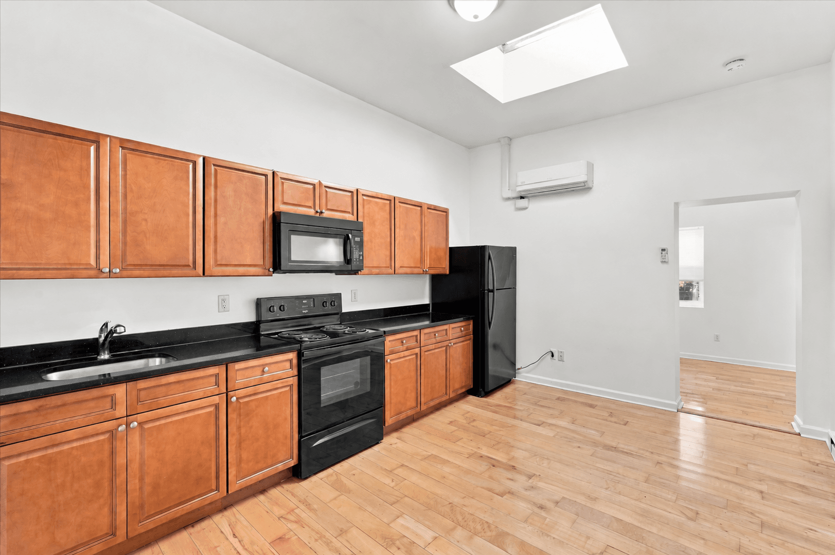 Philadelphia Apartment: 2114 Orthodox St