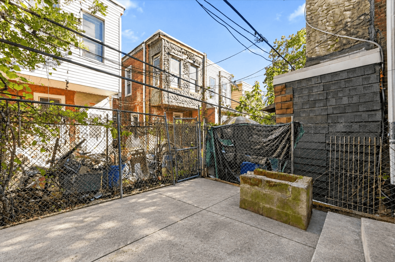 Philadelphia House: 2521 N Douglas St
