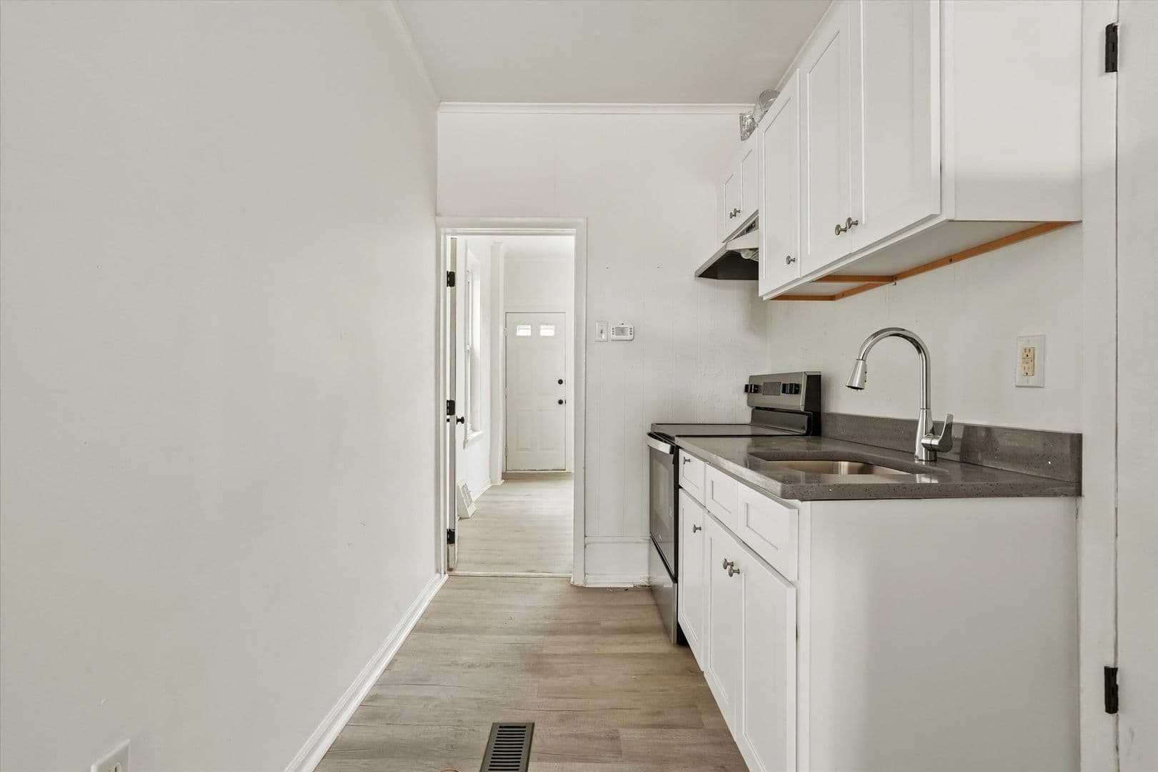 Philadelphia Apartment: 227 N Simpson St