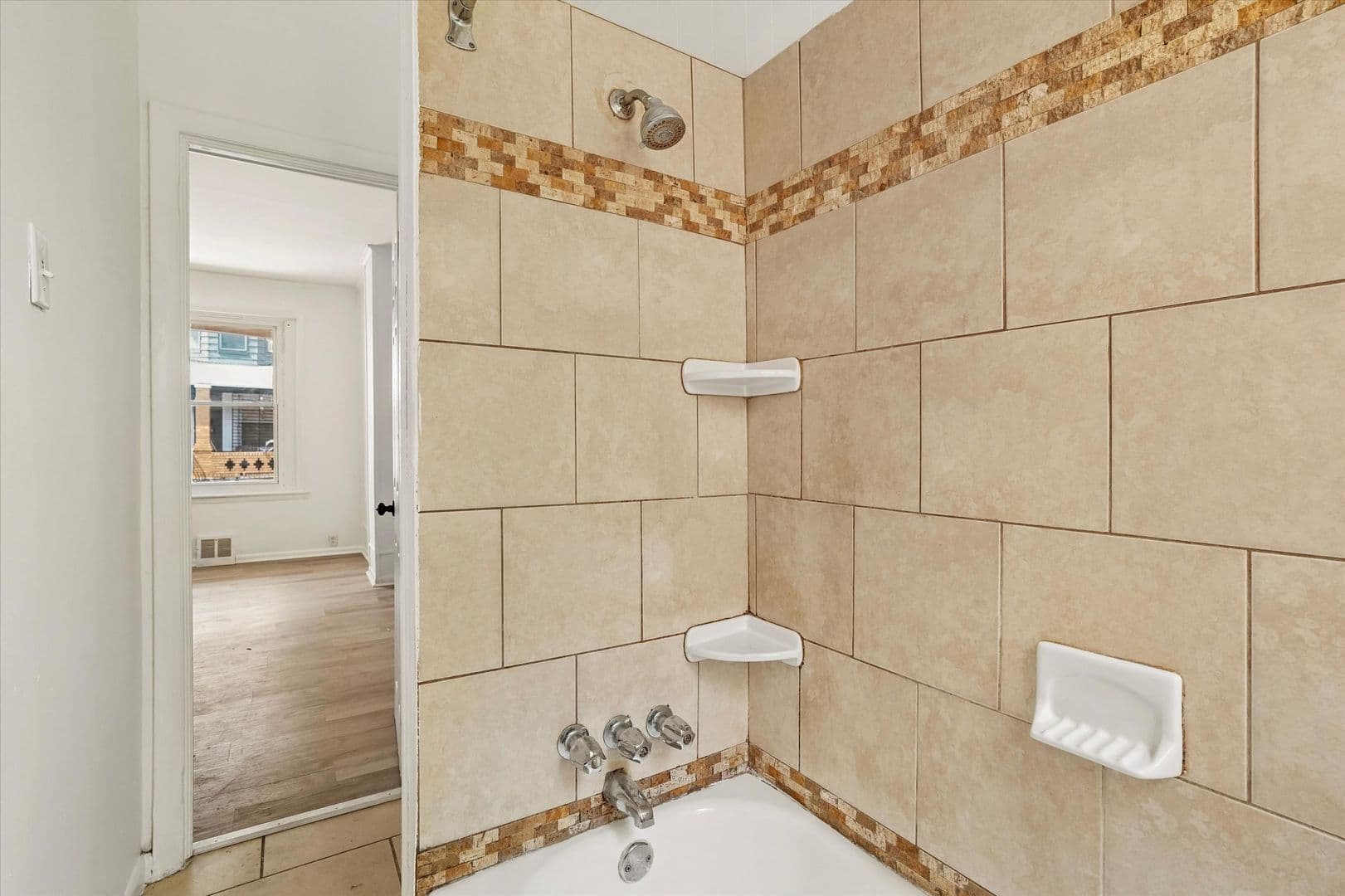 Philadelphia Apartment: 227 N Simpson St