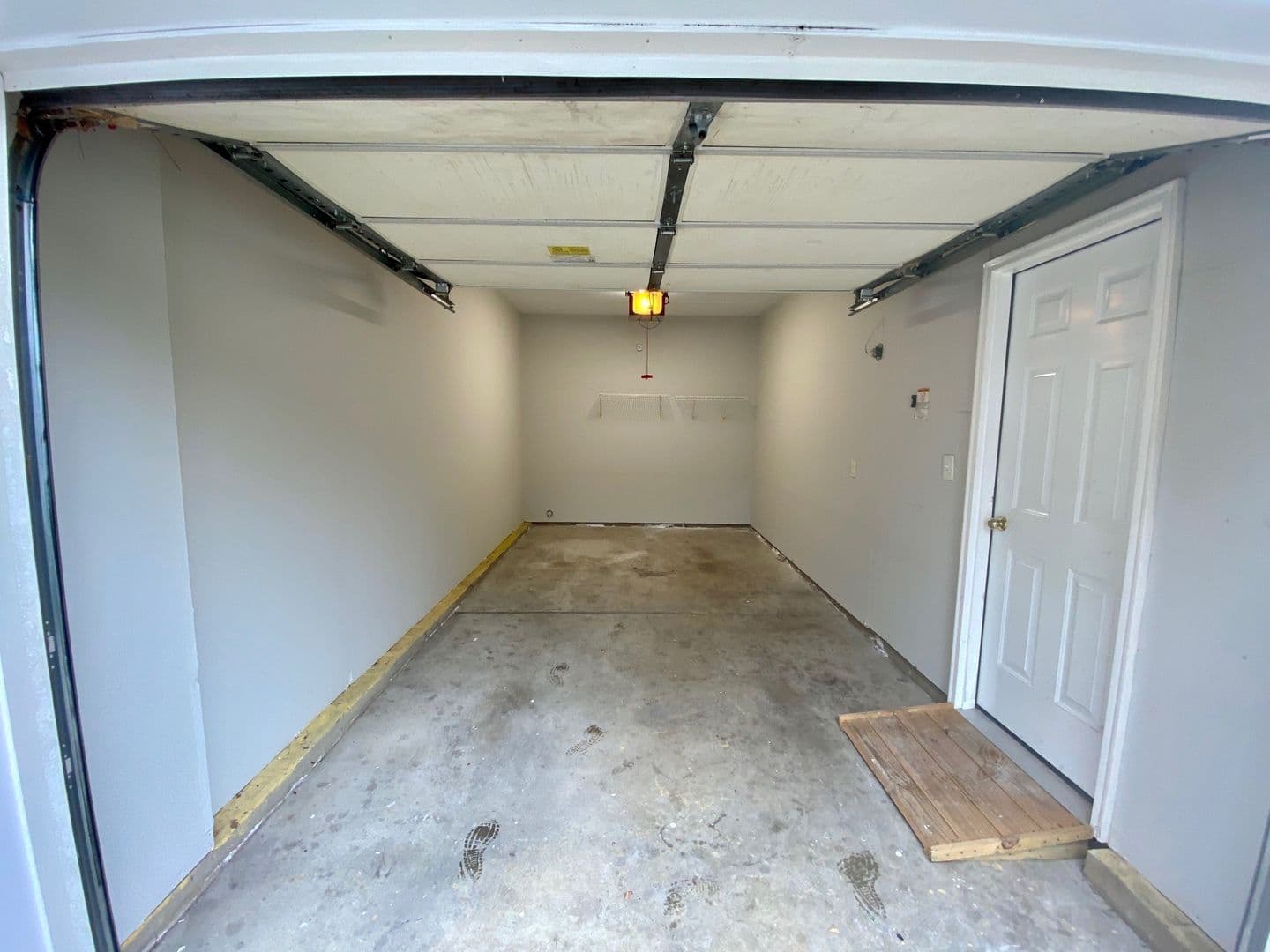 Harrisburg House: 4221 Carl Parmer Dr