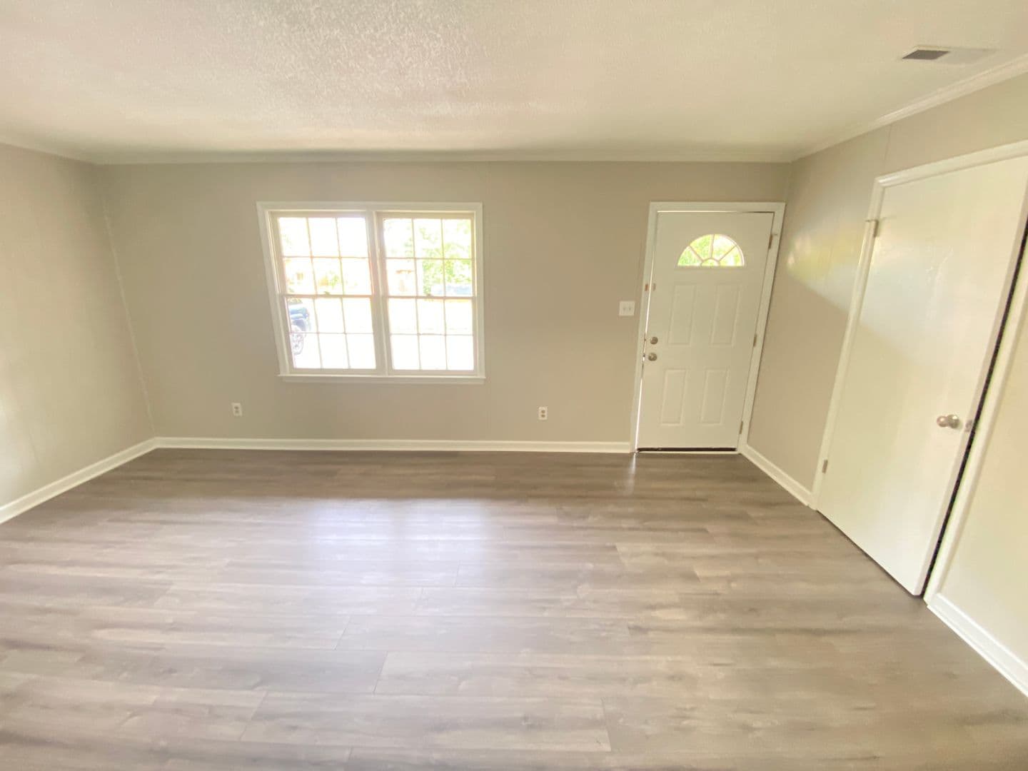 Statesville Apartment: 400 Stockton St
