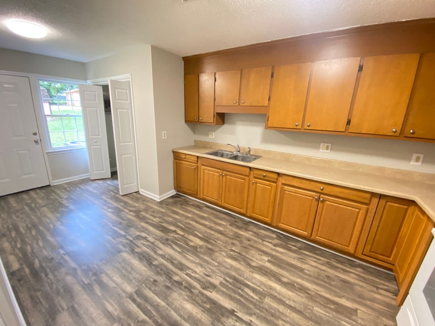 Statesville Apartment: 400 Stockton St