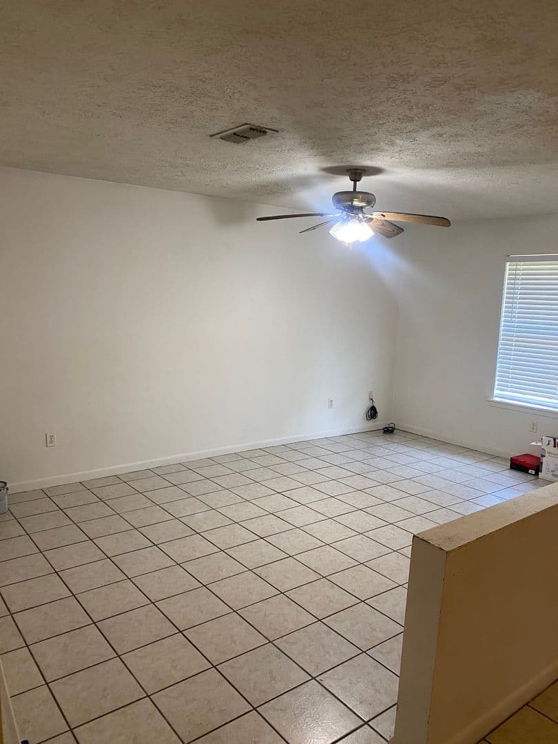 Starkville Apartment: Garrard Rd West