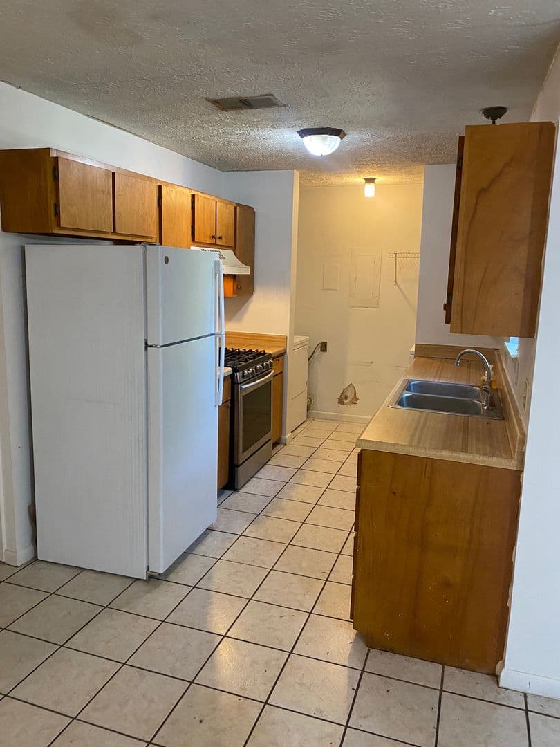Starkville Apartment: Garrard Rd West