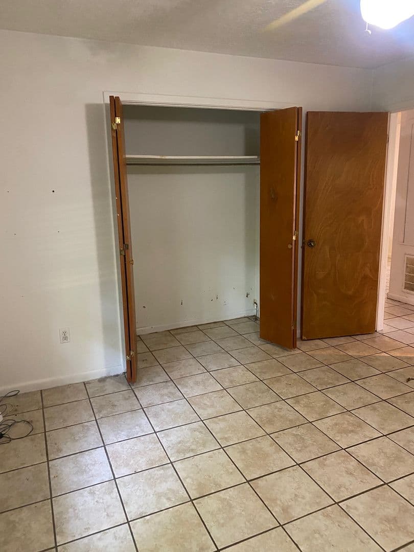 Starkville Apartment: Garrard Rd West