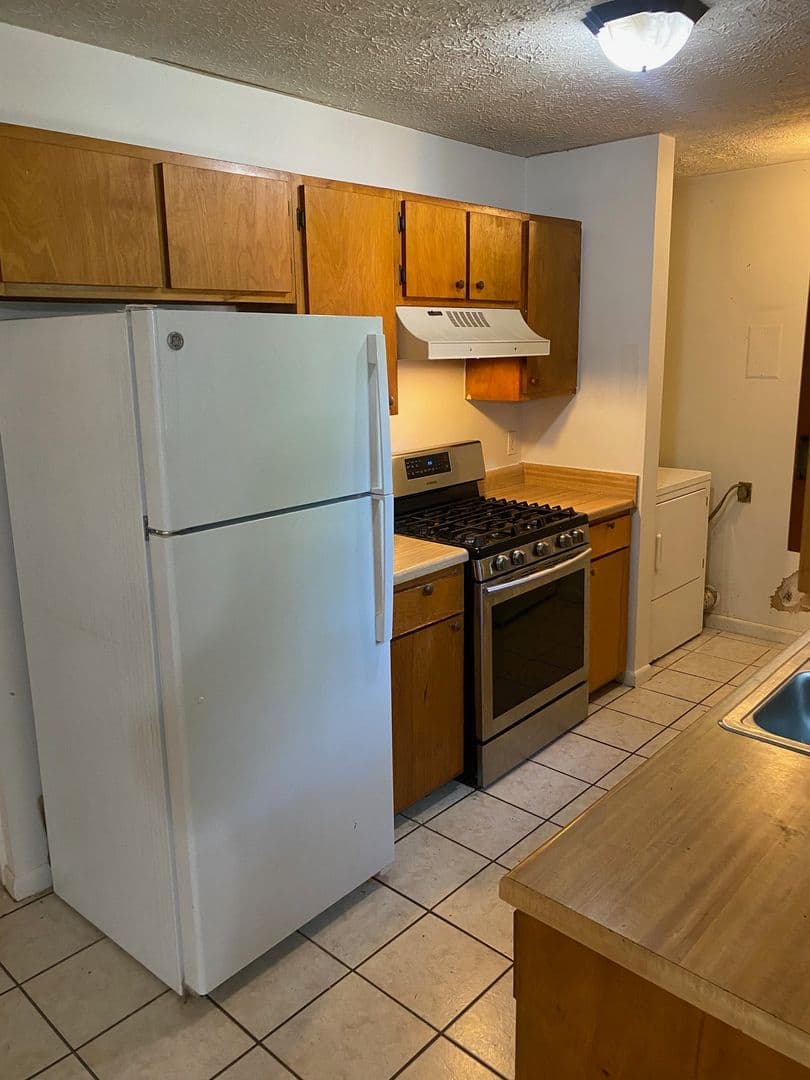 Starkville Apartment: Garrard Rd West