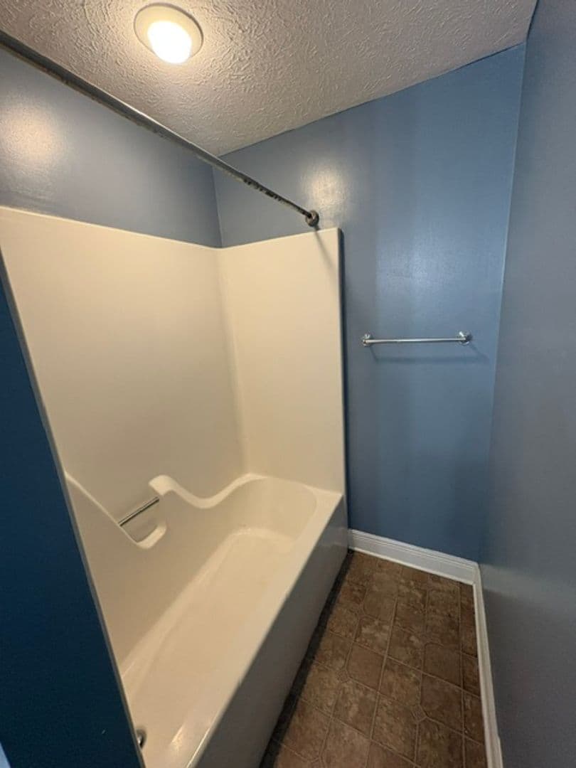 Starkville House: 211 John Wesley Dr