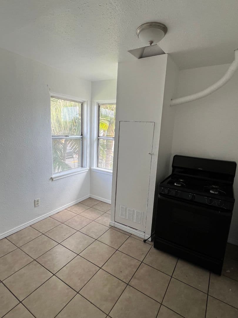 Maywood Apartment: 4740 E 56th St.