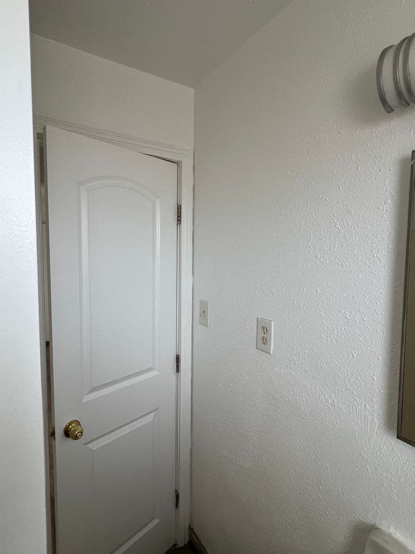 Maywood Apartment: 4740 E 56th St.