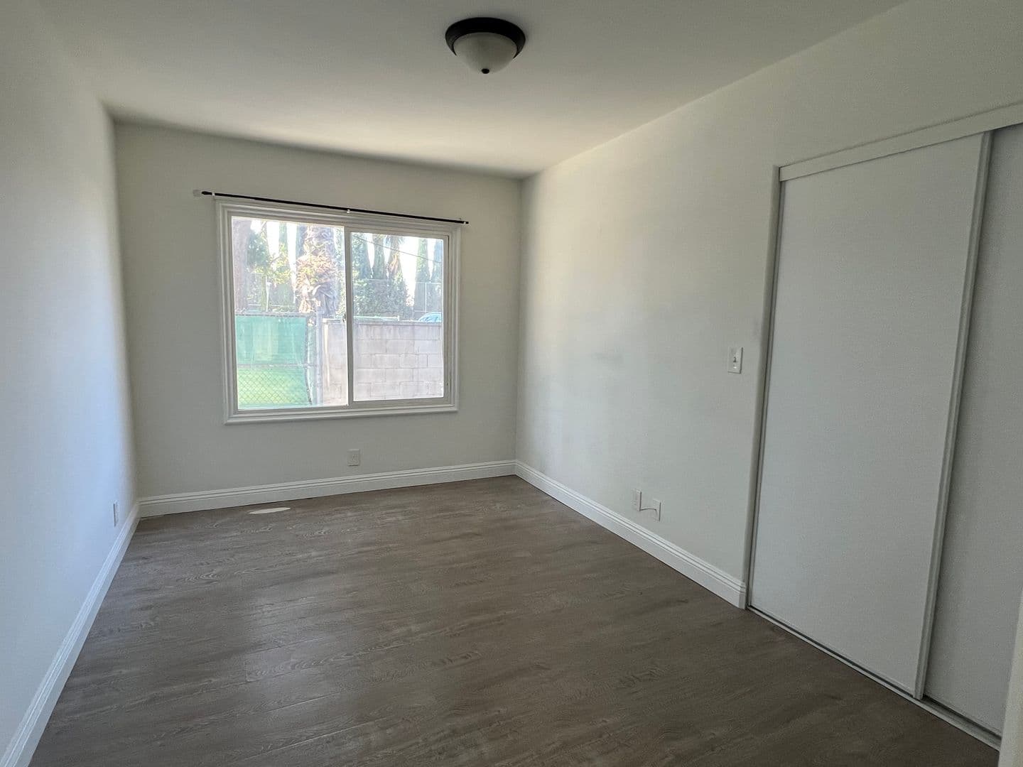 Los Angeles Apartment: 2665 Pasadena Ave.
