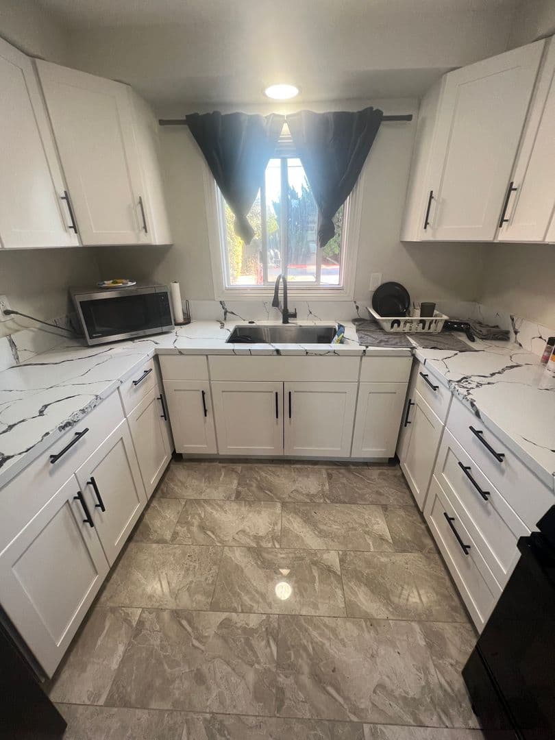 San Diego House: 5633 Mary Lane Drive