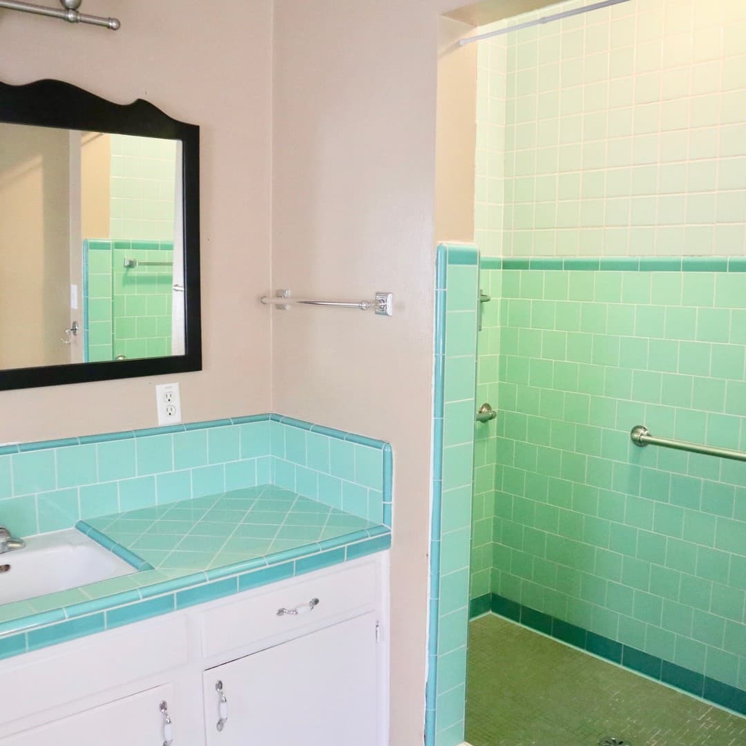 San Diego House: 5633 Mary Lane Drive