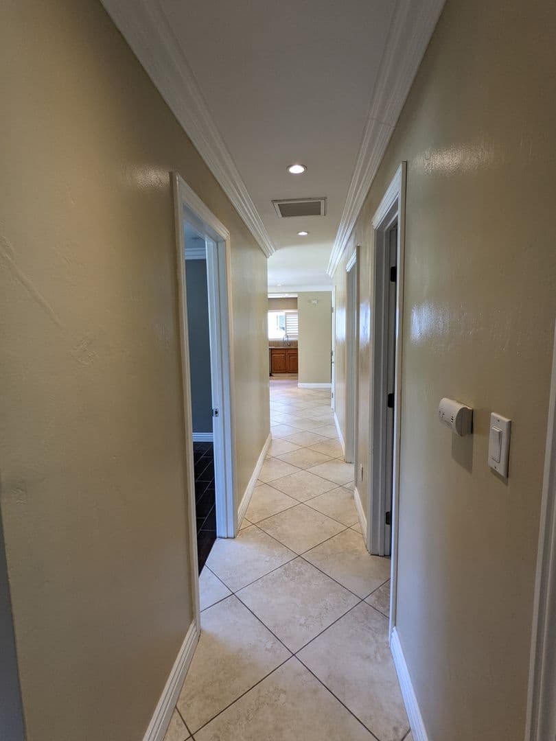 San Diego House: 4865 Campanile Drive