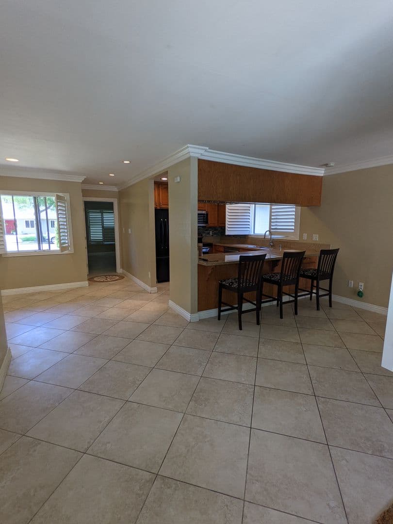 San Diego House: 4865 Campanile Drive