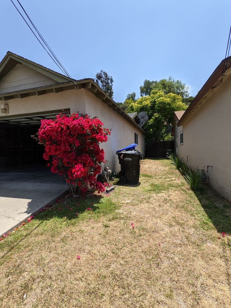 San Diego House: 4865 Campanile Drive